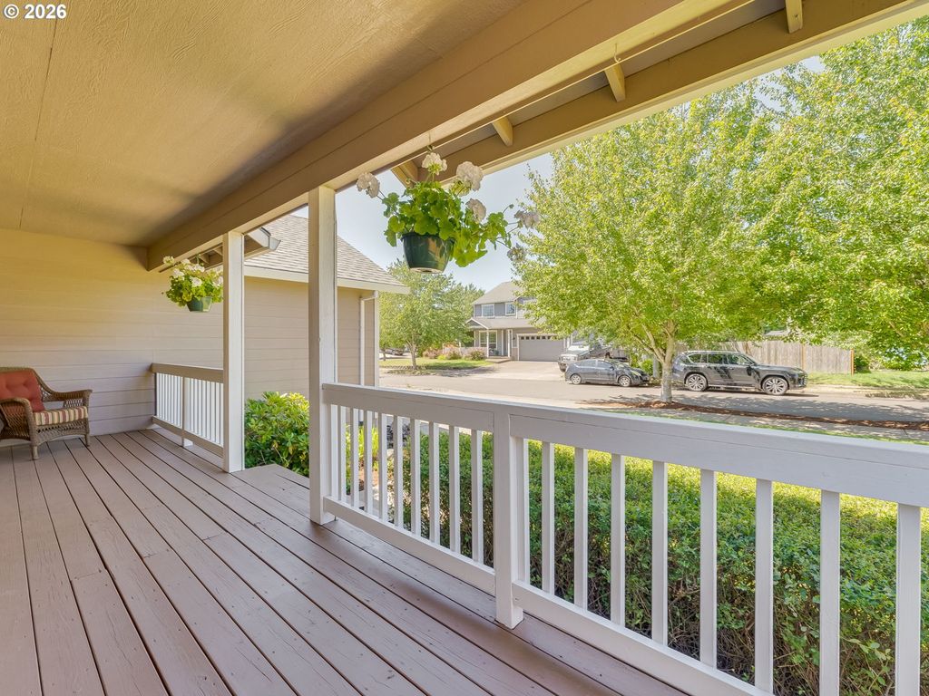 Image 4 of property listing at 462 Sw KAUER Dr, Mc Minnville, OR 97128