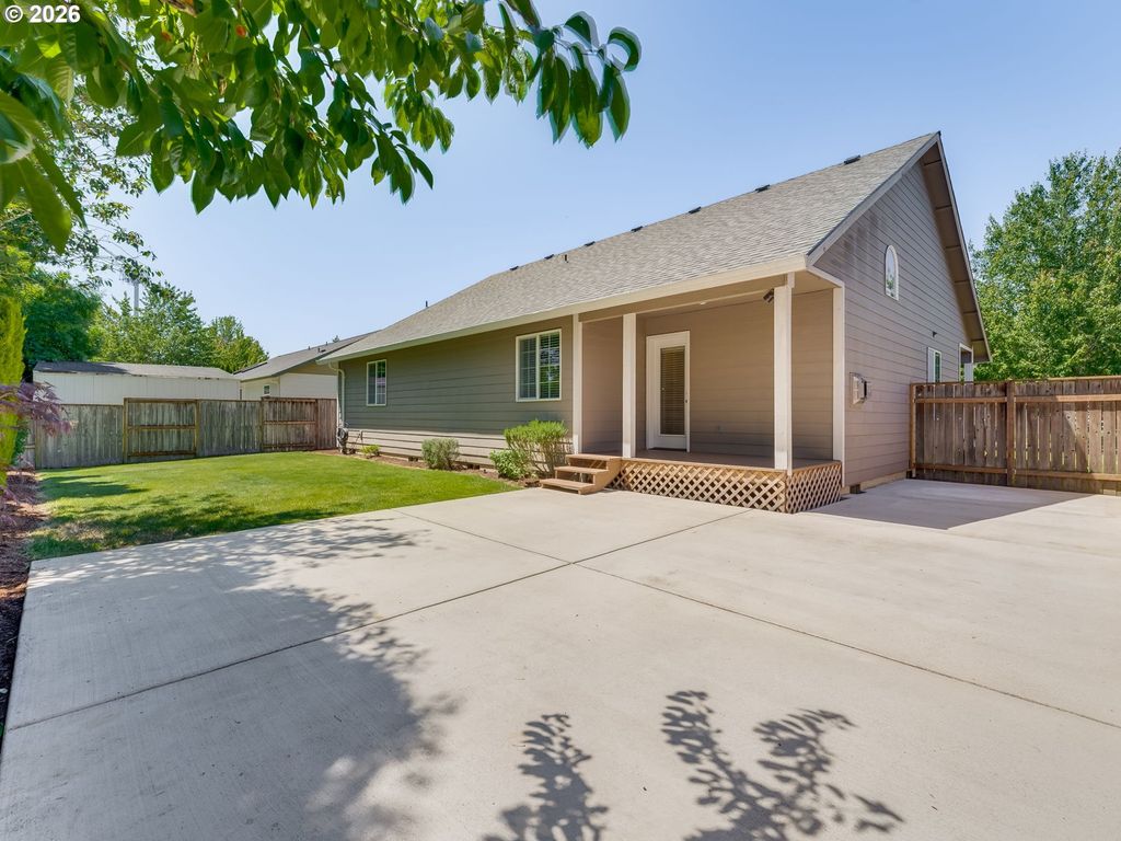 Image 46 of property listing at 462 Sw KAUER Dr, Mc Minnville, OR 97128