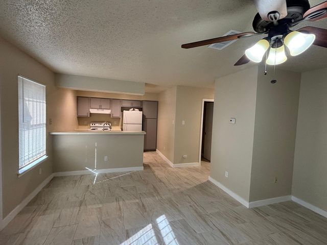 4609 E 12th ST 4, Austin, TX 78721