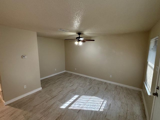 4609 E 12th ST 4, Austin, TX 78721