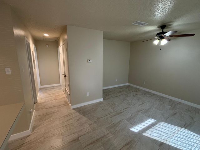 4609 E 12th ST 4, Austin, TX 78721