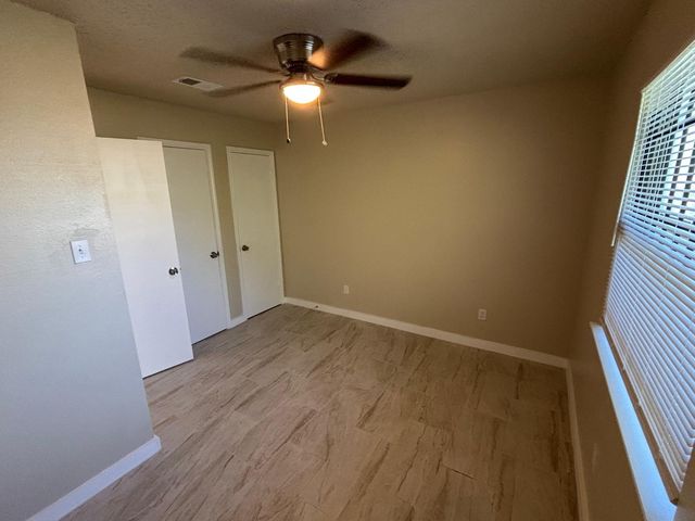 4609 E 12th ST 4, Austin, TX 78721