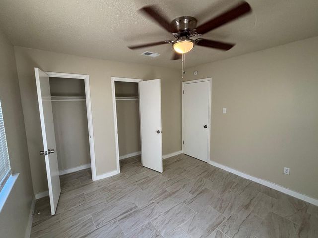 4609 E 12th ST 4, Austin, TX 78721