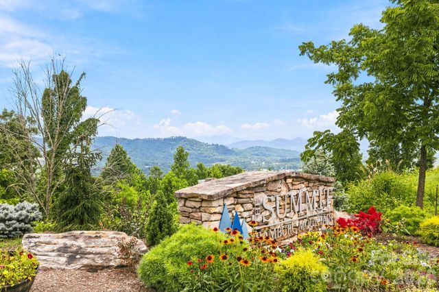 999 Perrion Avenue 18, Weaverville, NC 28787