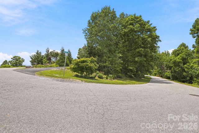 999 Perrion Avenue 18, Weaverville, NC 28787