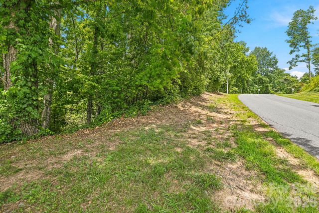 999 Perrion Avenue 18, Weaverville, NC 28787