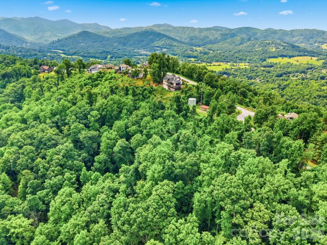 999 Perrion Avenue 18, Weaverville, NC 28787