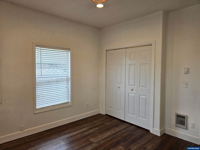 302 Jersey St, Silverton, OR 97381