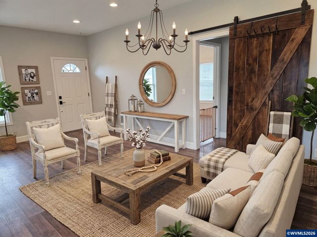 302 Jersey St, Silverton, OR 97381