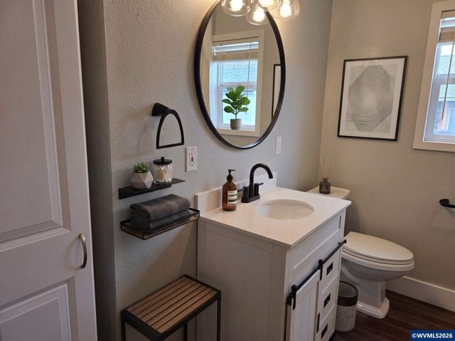 302 Jersey St, Silverton, OR 97381