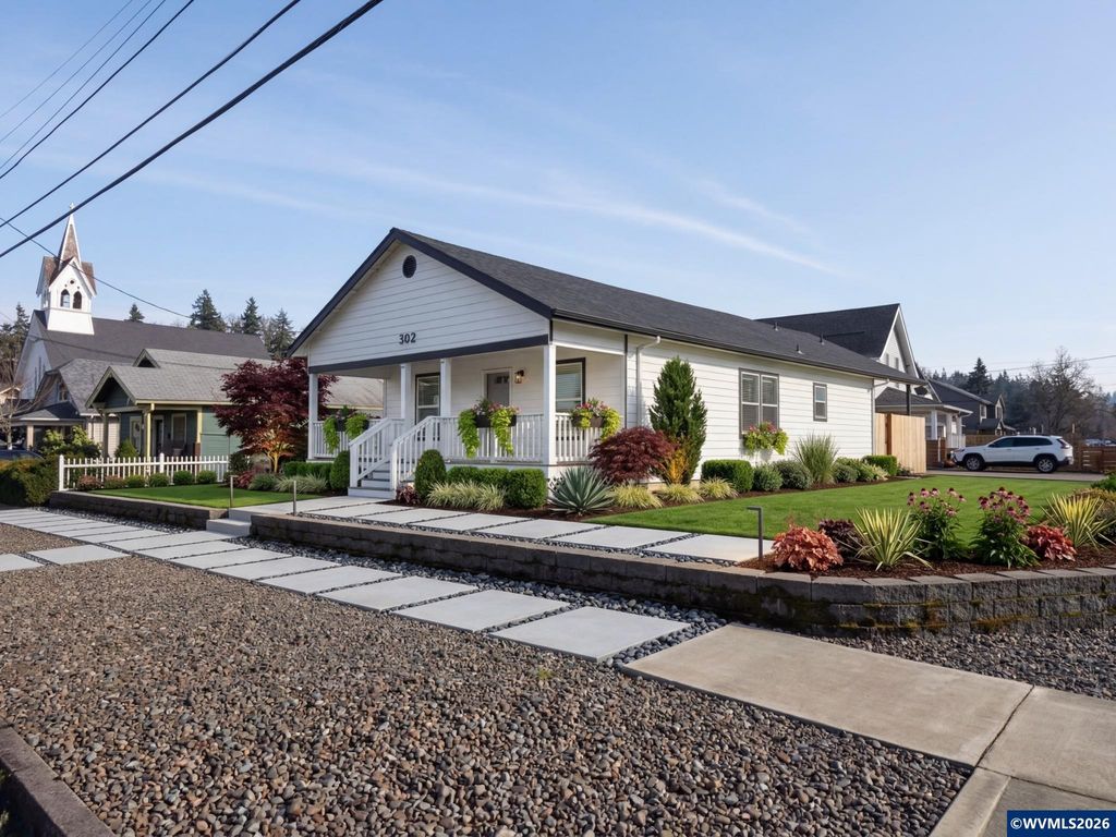 302 Jersey St, Silverton, OR 97381