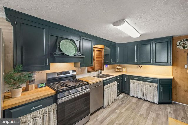 519 MEADE AVE, Hanover, PA 17331