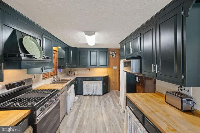 519 MEADE AVE, Hanover, PA 17331