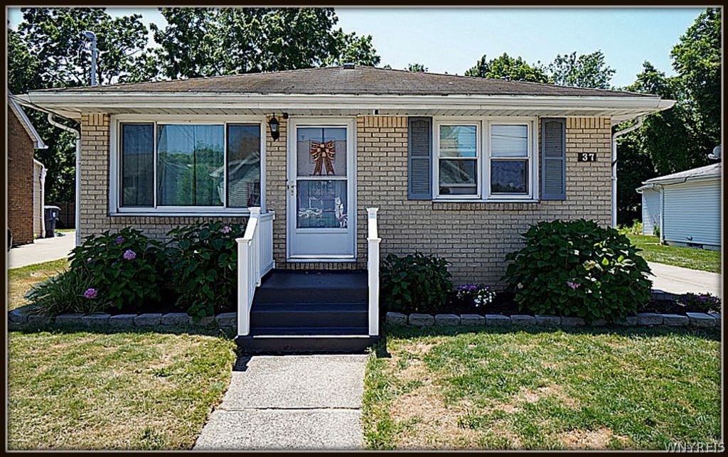 37 Burke Drive, Lackawanna, NY 14218