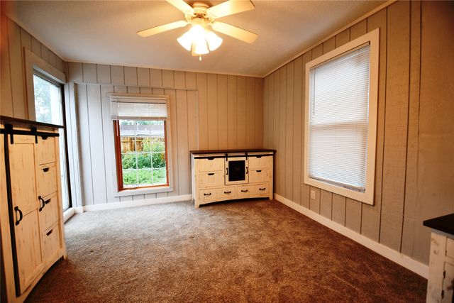918 Watrous Avenue, Des Moines, IA 50315