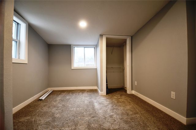 918 Watrous Avenue, Des Moines, IA 50315