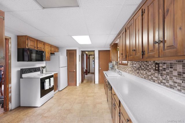 118 Gladstone Avenue, Walden, NY 12586