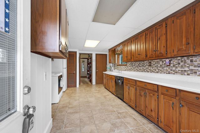 118 Gladstone Avenue, Walden, NY 12586
