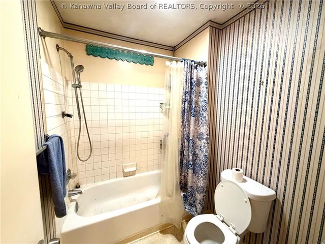 213 Walker Drive, Dunbar, WV 25064