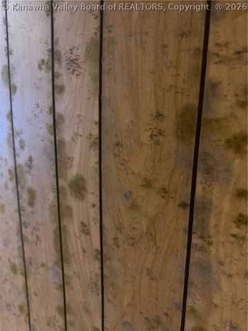 213 Walker Drive, Dunbar, WV 25064