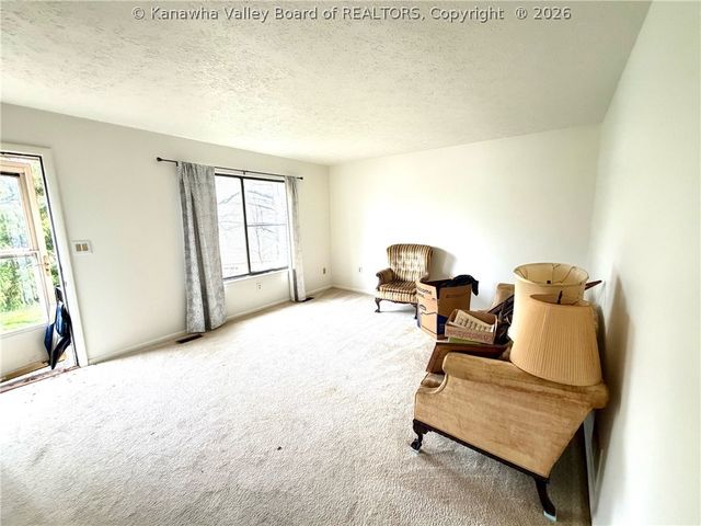 213 Walker Drive, Dunbar, WV 25064