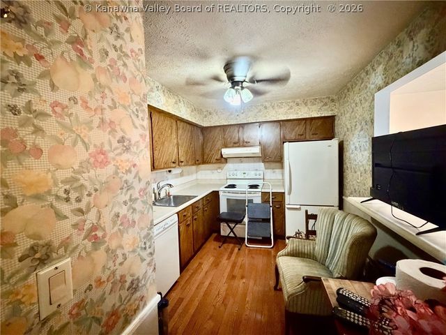 213 Walker Drive, Dunbar, WV 25064