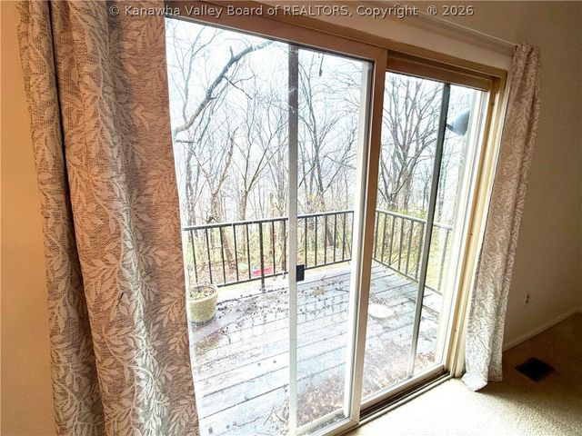 213 Walker Drive, Dunbar, WV 25064