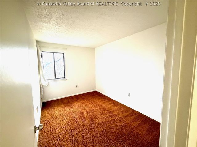 213 Walker Drive, Dunbar, WV 25064