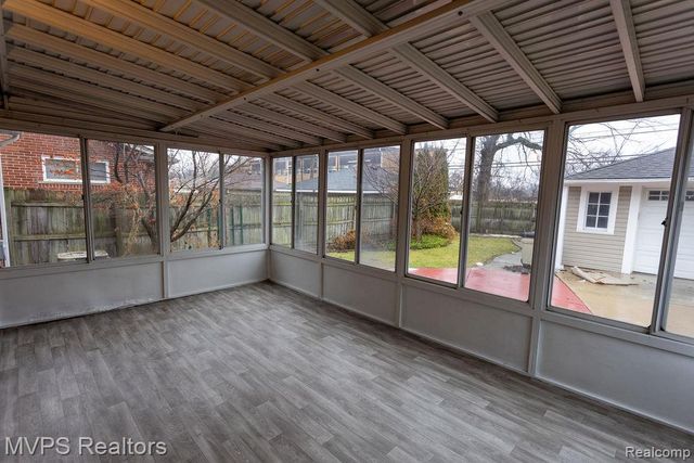 20946 Littlestone Road, Harper Woods, MI 48225