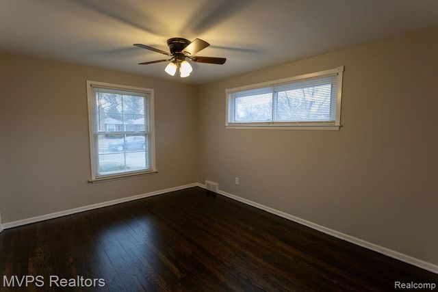 20946 Littlestone Road, Harper Woods, MI 48225