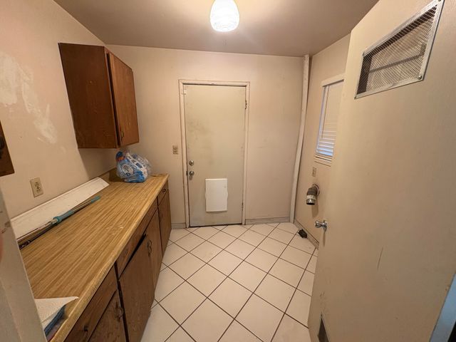 1109 W Riggin Avenue, Visalia, CA 93291