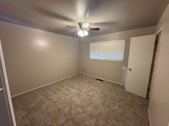 1109 W Riggin Avenue, Visalia, CA 93291