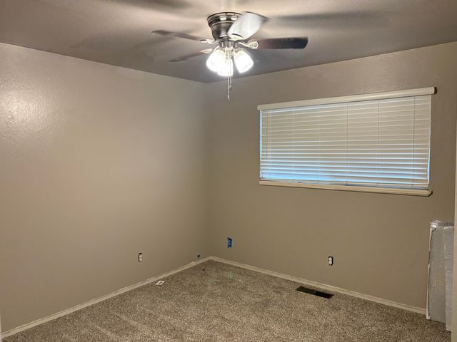 1109 W Riggin Avenue, Visalia, CA 93291