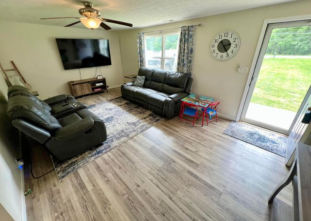 9680 Tarlton Road SW, Stoutsville, OH 43154