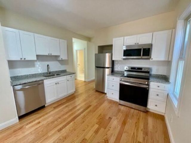 207 Princeton 2, Boston, MA 02128