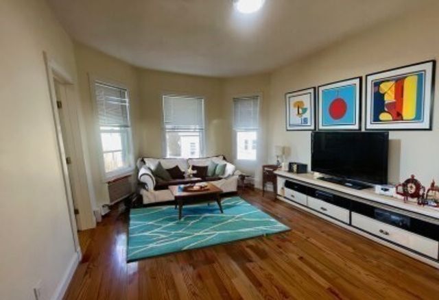 207 Princeton 2, Boston, MA 02128