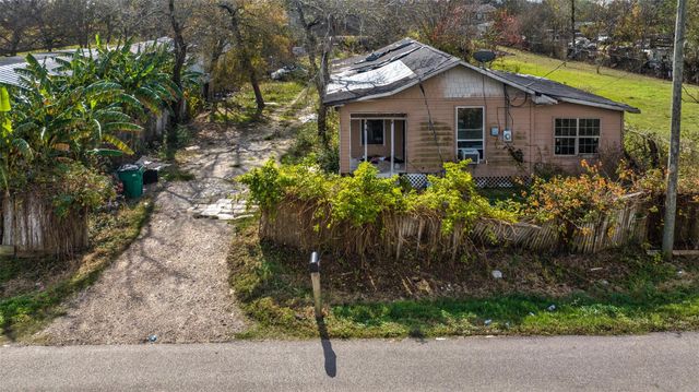 722 N Pine Road, Arcola, TX 77583