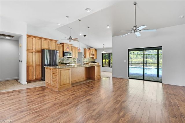 19028 Pine Run LN, Fort Myers, FL 33967