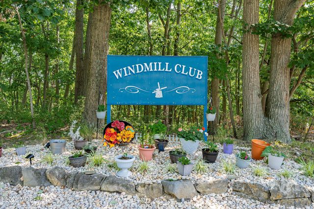 11 Owl Road, Howell, NJ 07731