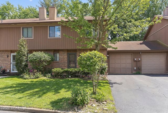 11 Owl Road, Howell, NJ 07731