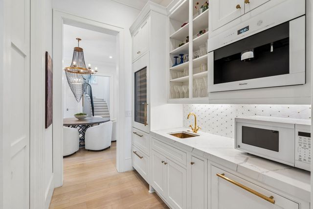 922 Mccants Drive, Mount Pleasant, SC 29464