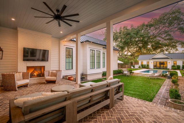 922 Mccants Drive, Mount Pleasant, SC 29464