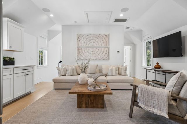 922 Mccants Drive, Mount Pleasant, SC 29464