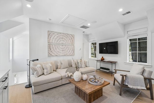 922 Mccants Drive, Mount Pleasant, SC 29464