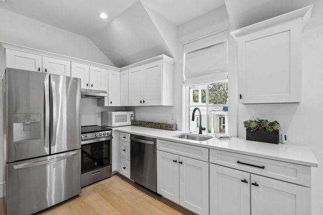 922 Mccants Drive, Mount Pleasant, SC 29464