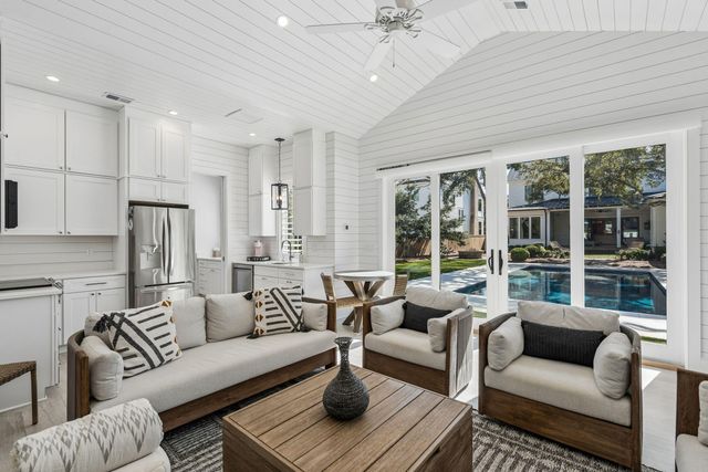 922 Mccants Drive, Mount Pleasant, SC 29464