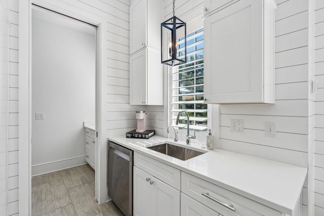 922 Mccants Drive, Mount Pleasant, SC 29464