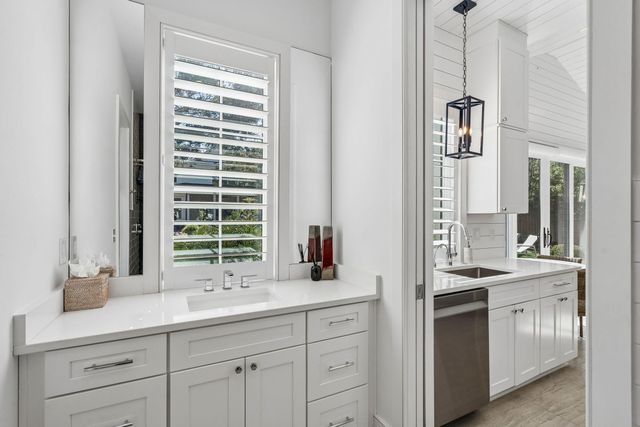 922 Mccants Drive, Mount Pleasant, SC 29464