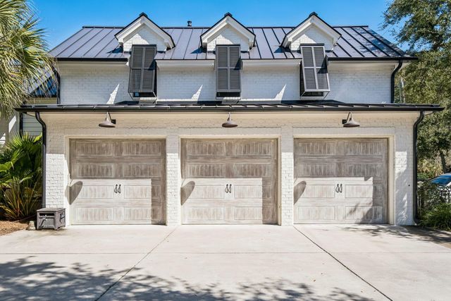 922 Mccants Drive, Mount Pleasant, SC 29464