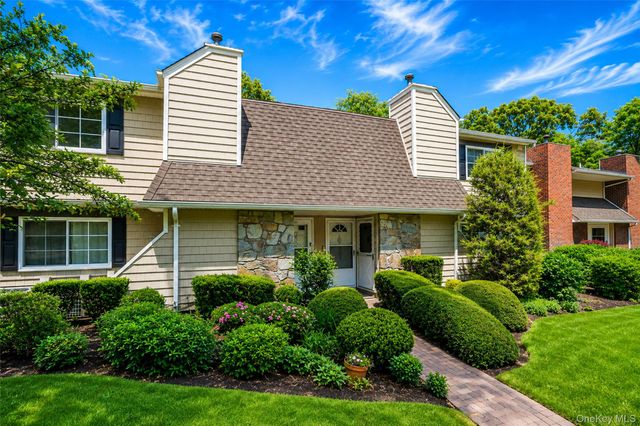 230 Lake Pointe Circle 230, Middle Island, NY 11953